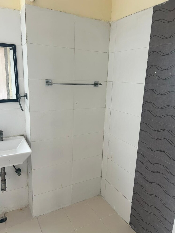 Bathroom, gardenia-glory 3 Bedroom 1350 Sq.Ft. Apartment In Sector 46 Noida 8030405