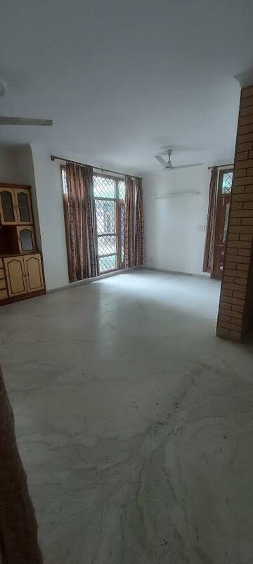 Room in 1 BHK Apartment at Laxmi CHS Virar East, Virar East – for Sale