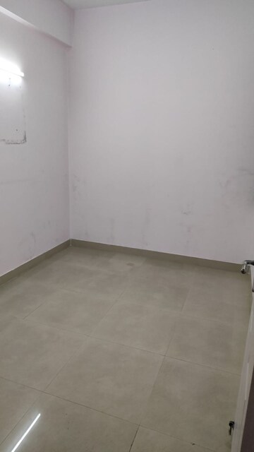 Room in 4 BHK Apartment at SDS NRI Residency, Sector 45 – for Sale