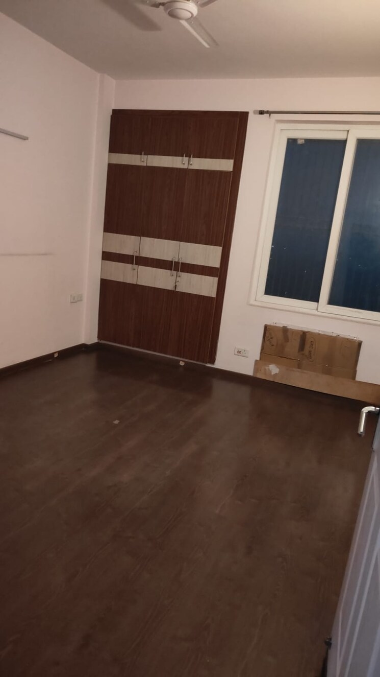 Room, sds-nri-residency 4 Bedroom 2200 Sq.Ft. Apartment In Sector 45 Noida 8030446