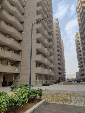 Master Bedroom in 2 BHK Apartment at Pyramid Heights, Sector 85 – for Rent