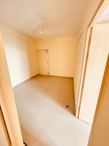Room in 2 BHK Apartment at Pyramid Heights, Sector 85 – for Rent