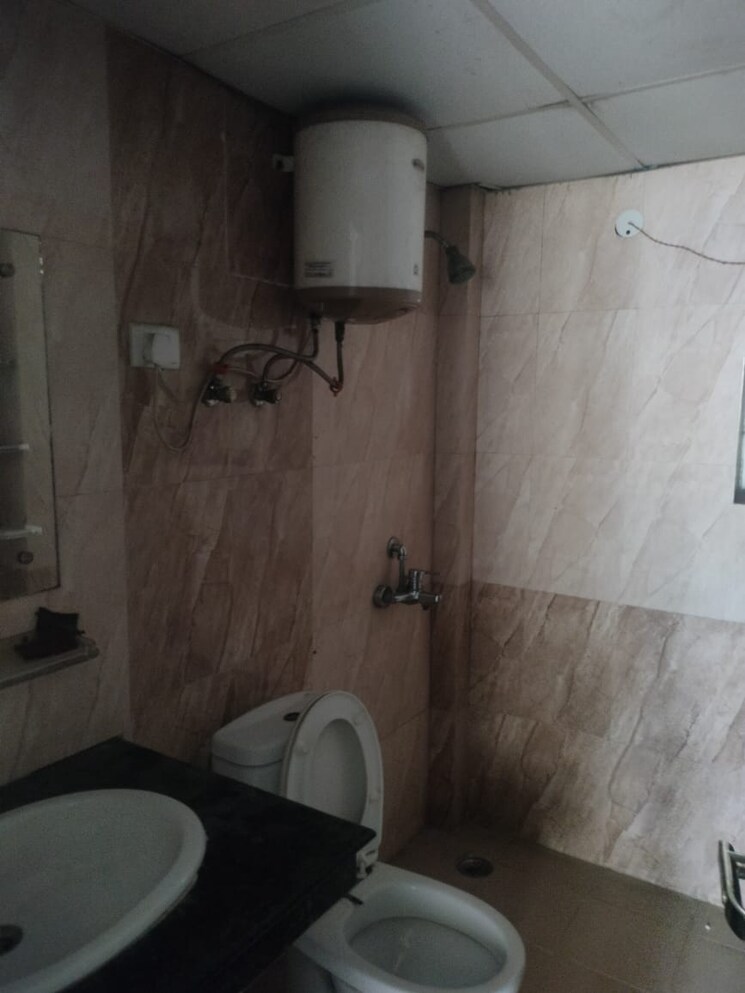 Bathroom, saviour-greenisle 2 Bedroom 1050 Sq.Ft. Apartment In Sain Vihar Ghaziabad 8030488