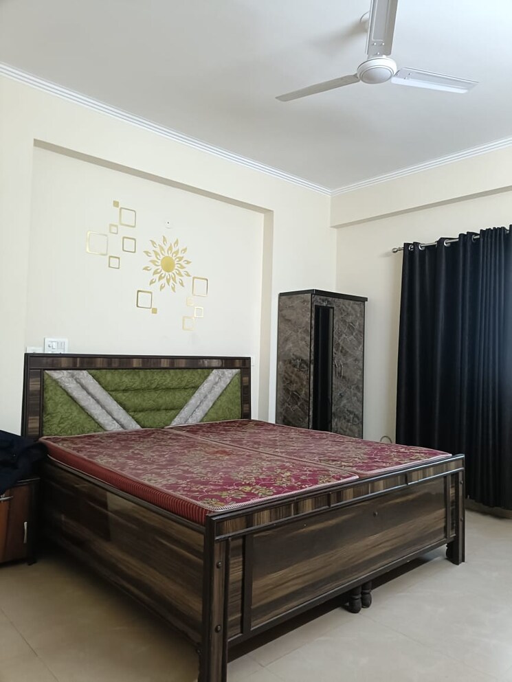 Bedroom, ajnara-grand-heritage 2.5 Bedroom 1230 Sq.Ft. Apartment In Sector 74 Noida 8030509