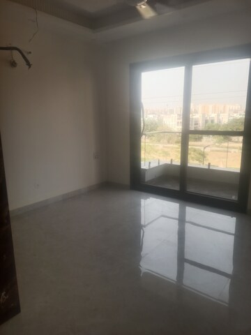 3 BHK Builder Floor For Sale in Sector 81