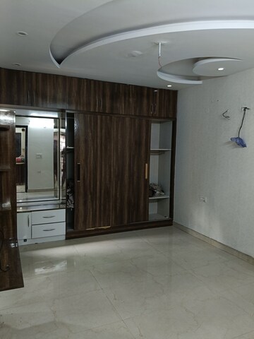 Room in 4 BHK Builder Floor at Peer Mucchalla – for Rent