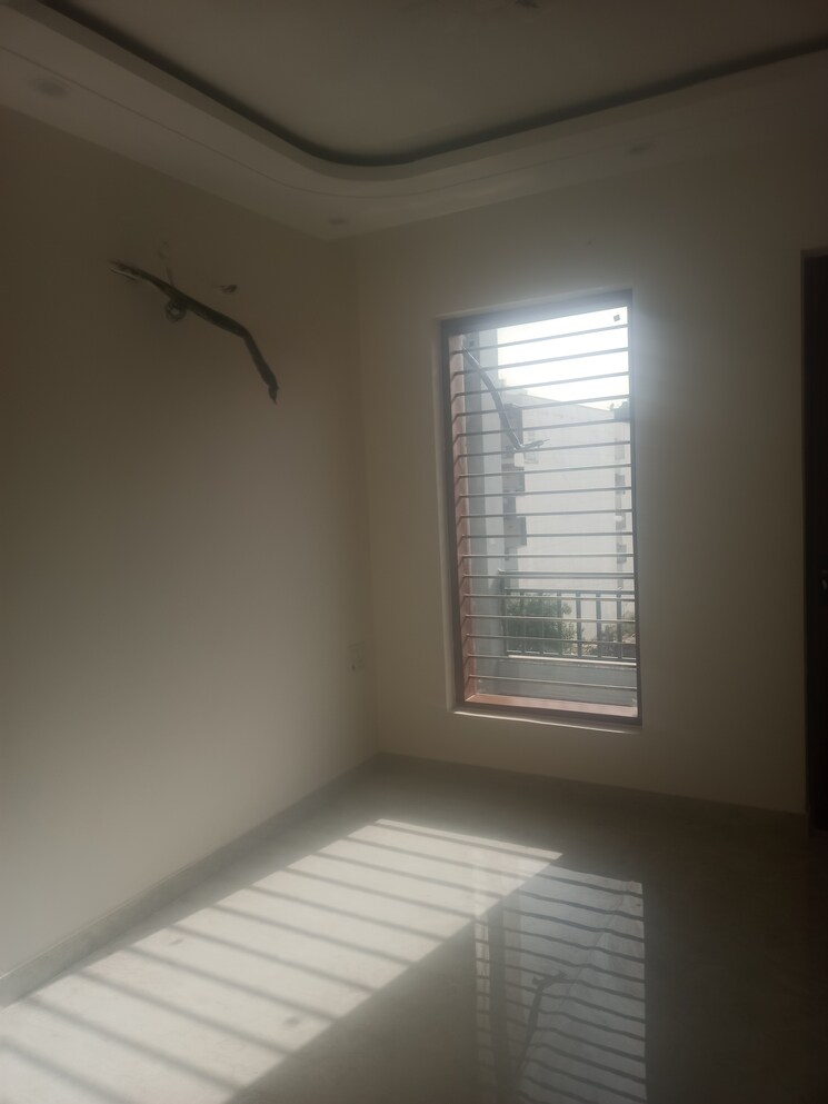 Room, sector 81 3 Bedroom 180 Sq.Yd. Builder Floor In Sector 81 Faridabad 8030523