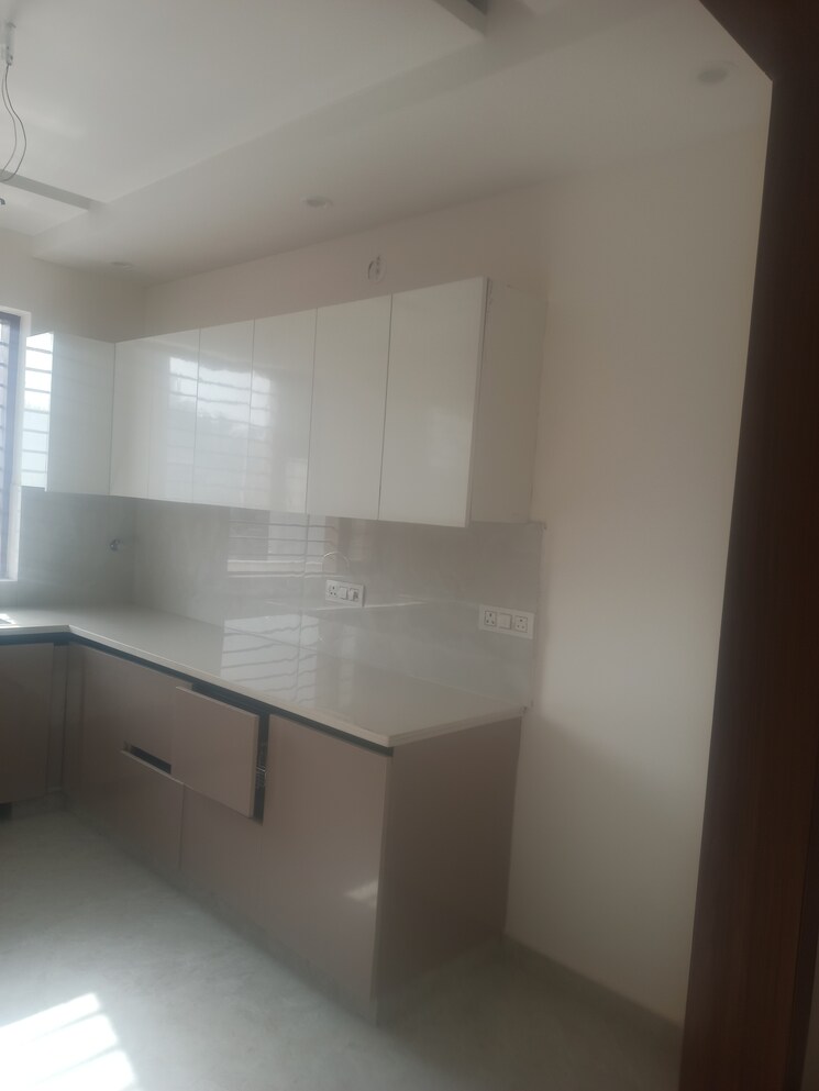 Kitchen, sector 81 3 Bedroom 180 Sq.Yd. Builder Floor In Sector 81 Faridabad 8030523