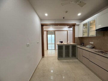 Building Lobby in 5 BHK Apartment at Amrapali Sapphire, Sector 45 – for Rent