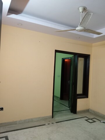 Room in 1 BHK Builder Floor at Govindpuri – for Rent