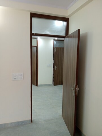 Room in 2 BHK Builder Floor at Govindpuri – for Rent