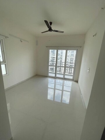 Room in 2 BHK Apartment at Godrej Infinity, Keshav Nagar – for Rent