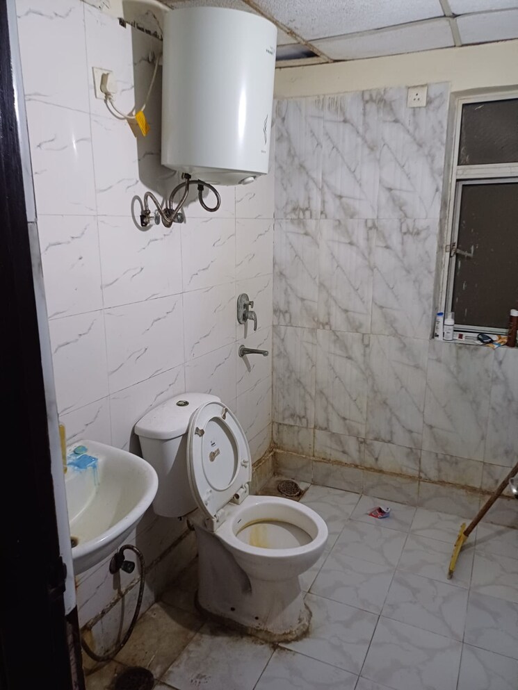 Bathroom, gardenia-square-i 3 Bedroom 1475 Sq.Ft. Apartment In Dundahera Ghaziabad 8030558