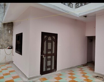 Room in 2 BHK Villa at Aliganj – for Rent