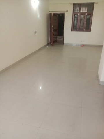 Room in 3 BHK Apartment at Samriddhi Seven Heaven, Ranibagh – for Rent