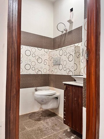 Furnished Amenities in 3 BHK Builder Floor at Peer Mucchalla – for Sale
