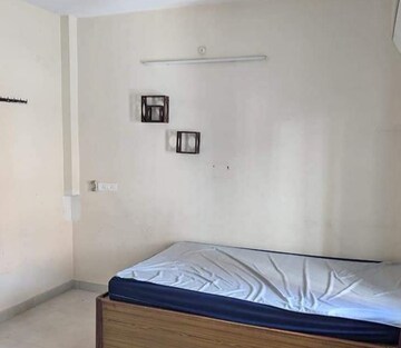 Bedroom in 1 BHK Villa at Aliganj – for Rent