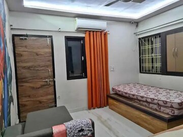 Bedroom in 2 BHK Apartment at Eldeco Towne, Jankipuram – for Rent