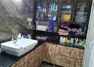 Bedroom in 2 BHK Apartment at Eldeco Towne, Jankipuram – for Rent