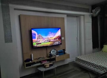 Furnished Amenities in 2 BHK Apartment at Eldeco Towne, Jankipuram – for Rent