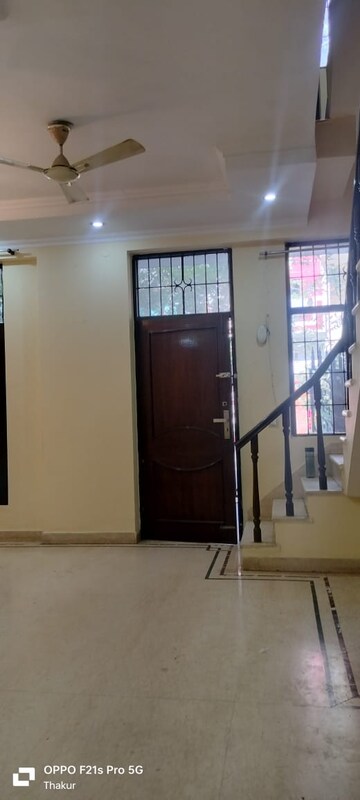 Living Room in 4 BHK Apartment at RWA Apartments Sector 47, Sector 47 – for Rent