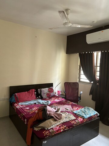 Bedroom in 2 BHK Apartment at Sheth Vasant Oasis, Andheri East – for Rent