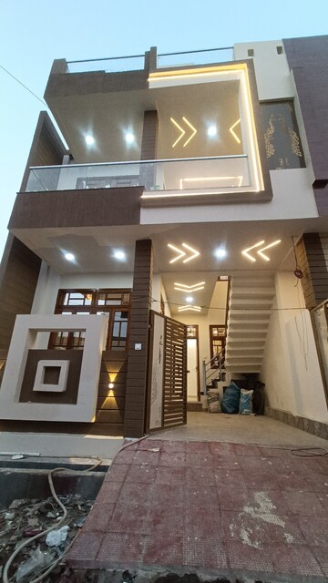 Floor Plan in 3 BHK Villa at Arsha Madhav Greens, Gomti Nagar – for Sale