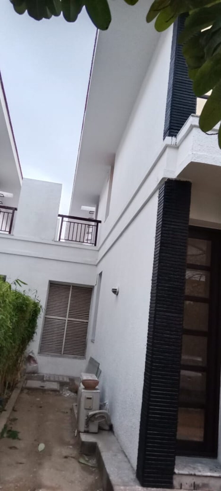 Balcony, vipul-tatvam-villas 4 Bedroom 4700 Sq.Ft. Villa In Sector 48 Gurgaon 8030839