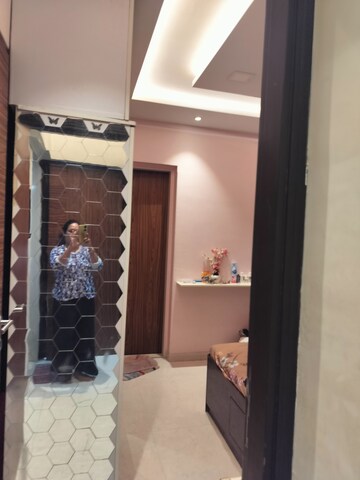 Furnished Amenities in 1 BHK Apartment at Thane West – for Sale