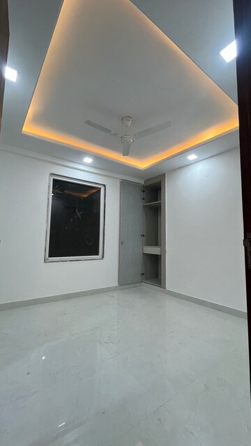 Room in 2 BHK Apartment at Palm Residency Chhatarpur, Chattarpur – for Rent
