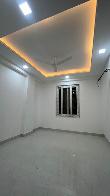 Room in 2 BHK Apartment at Palm Residency Chhatarpur, Chattarpur – for Rent