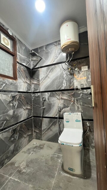 Master Bedroom in 2 BHK Apartment at Palm Residency Chhatarpur, Chattarpur – for Rent