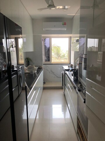 Master Bedroom in 2 BHK Apartment at Bunch Berry, Andheri West – for Sale