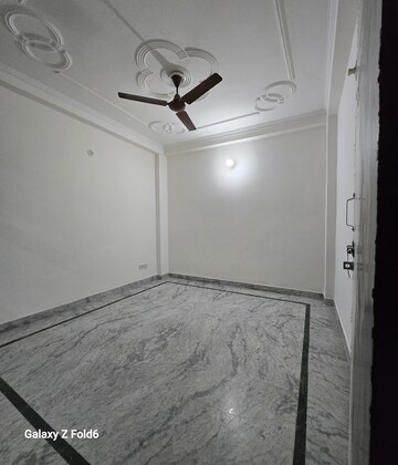 Room in 2.5 BHK Builder Floor at Chattarpur – for Rent