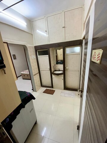 Master Bedroom in 2 BHK Apartment at Dadar West – for Rent