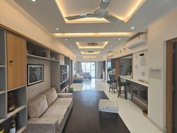 3 BHK Apartment For Rent in Sheth Vasant Lawns, Laxmi Nagar