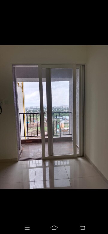 Room in 2 BHK Apartment at Kolte Patil R10, Hinjewadi – for Rent