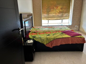 Bedroom in 3.5 BHK Apartment at Mahagun Moderne, Sector 78 – for Sale