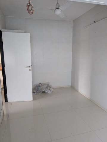 Room in 2 BHK Apartment at Padmavati Apartment Mahim, Mahim – for Rent