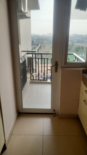 Room in 2 BHK Apartment at Paras Irene, Sector 70a – for Rent