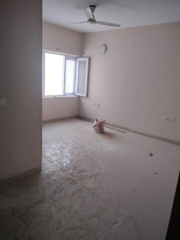 Master Bedroom in 6+ BHK Independent House at Sector 23 – for Rent