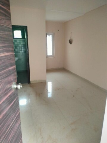 Room in 6+ BHK Independent House at Sector 23 – for Rent
