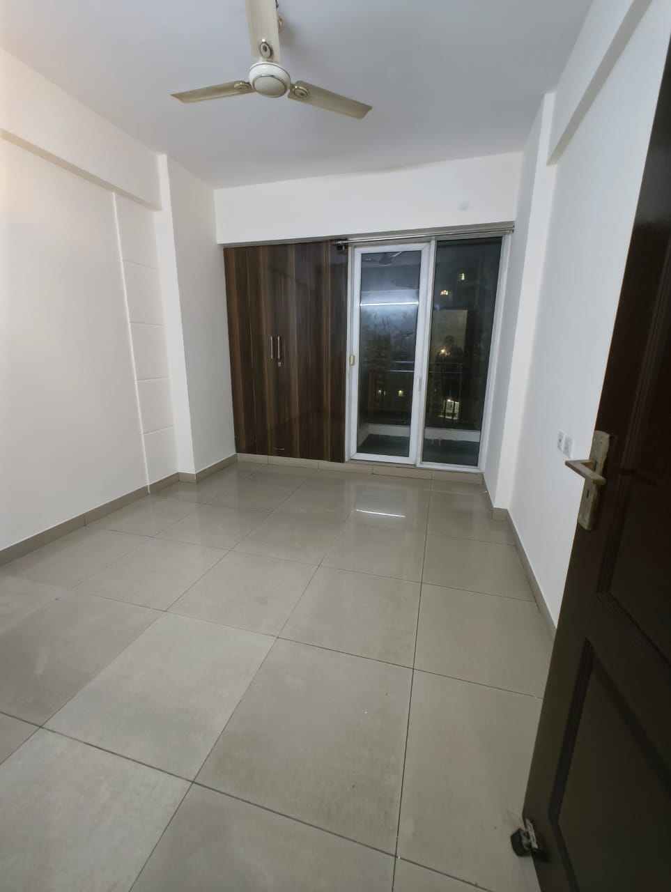 2.5 BHK + Servant Room Apartment For Sale in Galaxy North Avenue ll