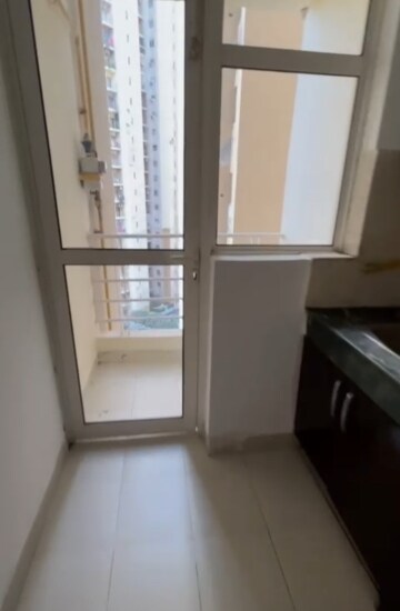 Room in 2 BHK Apartment at Paras Tierea, Sector 137 – for Sale