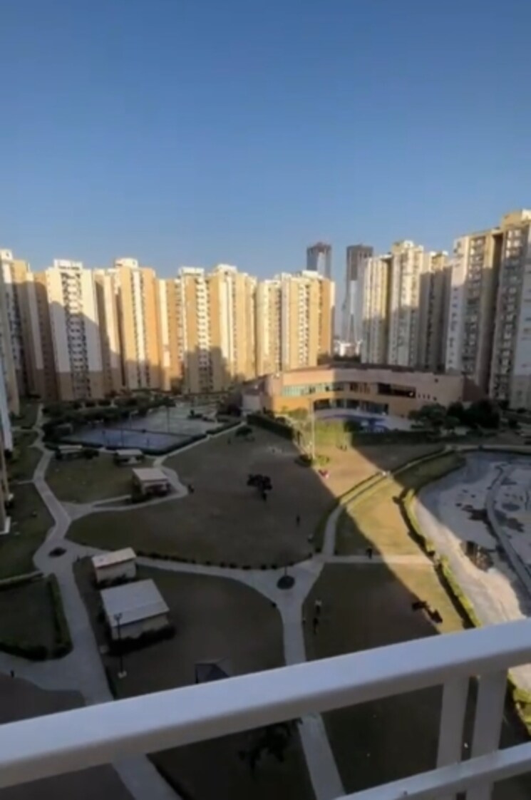 Master Bedroom, paras-tierea 2 Bedroom 1045 Sq.Ft. Apartment In Sector 137 Noida 8031143