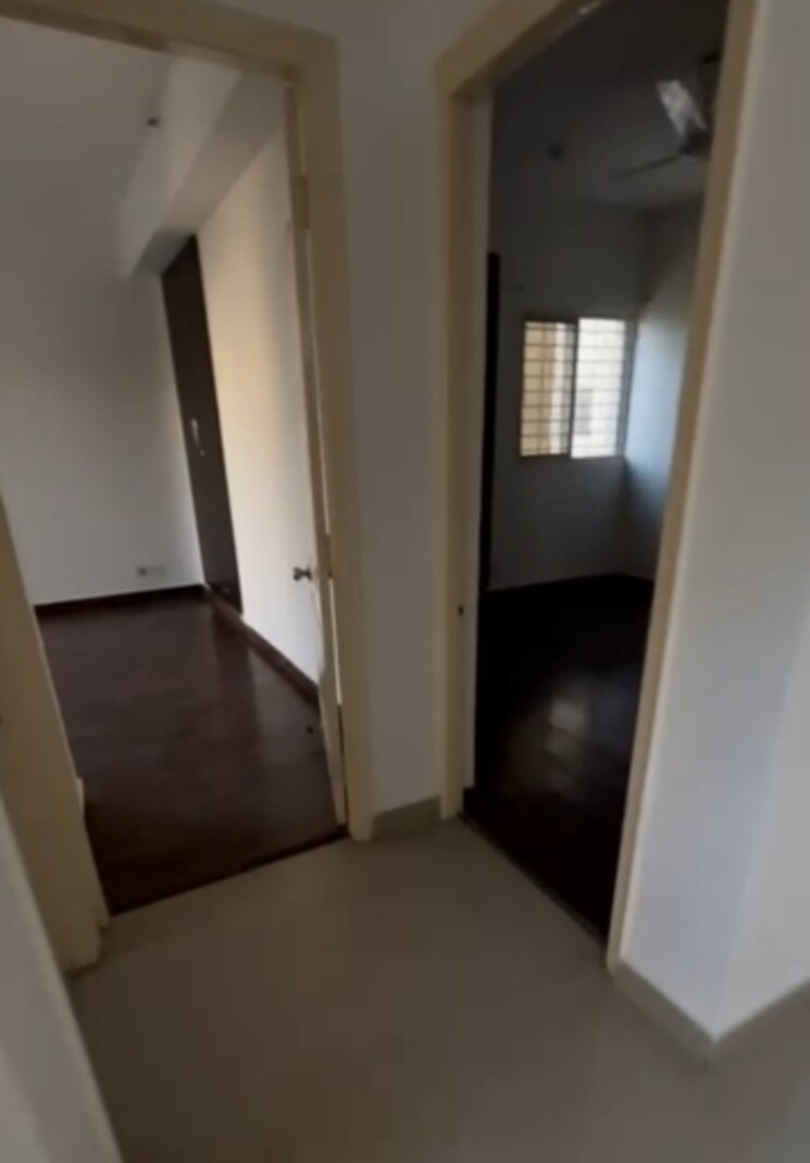 Master Bedroom, paras-tierea 2 Bedroom 1045 Sq.Ft. Apartment In Sector 137 Noida 8031143