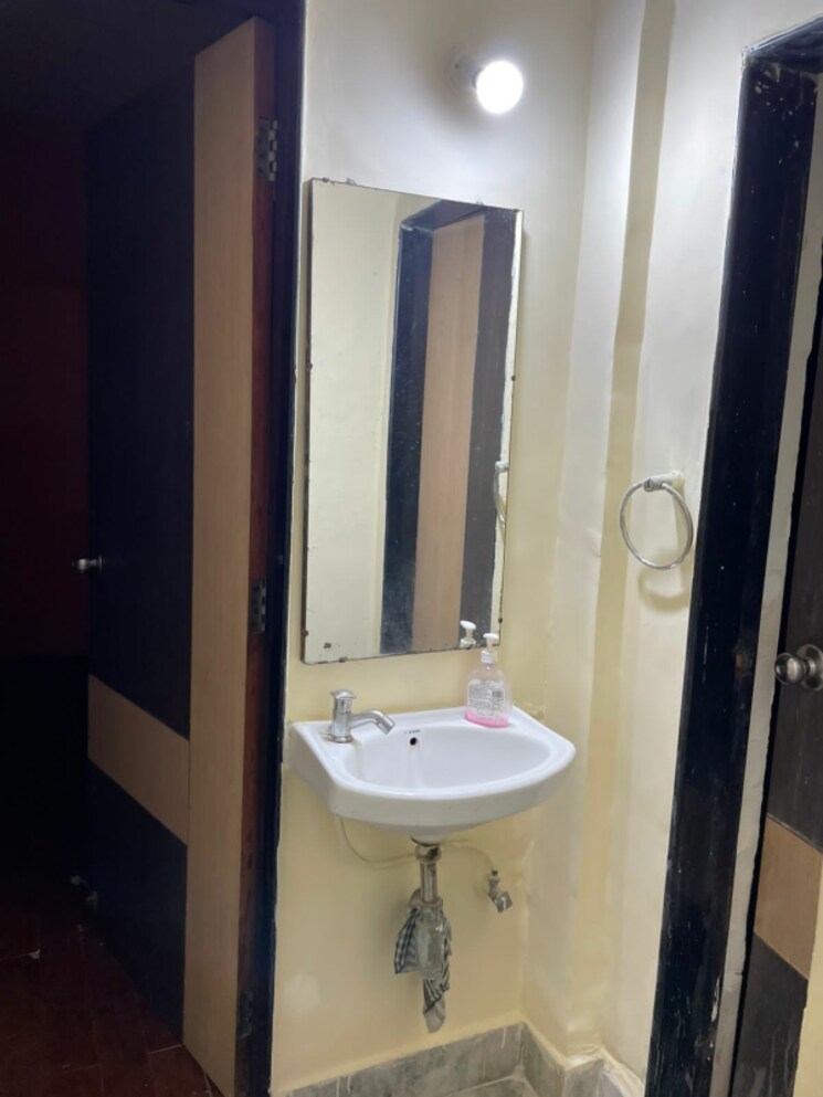 Bathroom, mantri-serene 1 Bedroom 789 Sq.Ft. Apartment In Goregaon East Mumbai 8031160