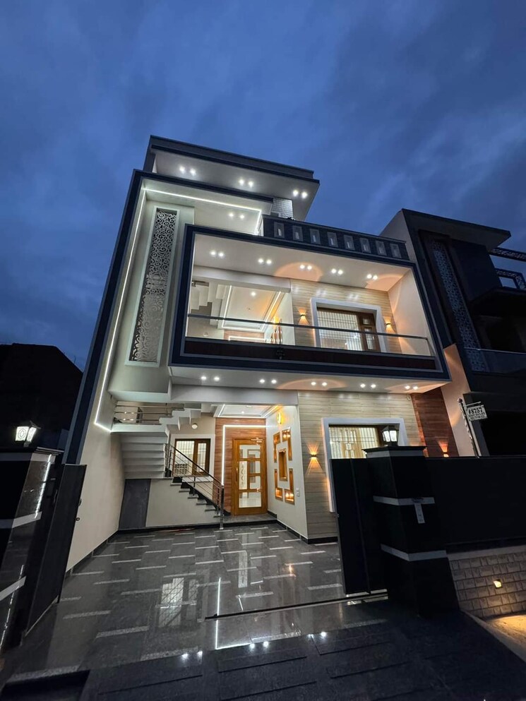 Exterior View, sunny enclave 4 Bedroom 200 Sq.Yd. Independent House In Sunny Enclave Mohali 8031208