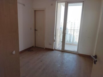 Room in 3 BHK Apartment at Emaar Gurgaon Greens, Sector 102 – for Rent