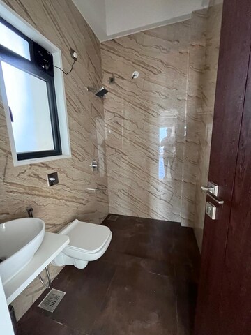 Master Bedroom in 3 BHK Apartment at Dadar West – for Rent